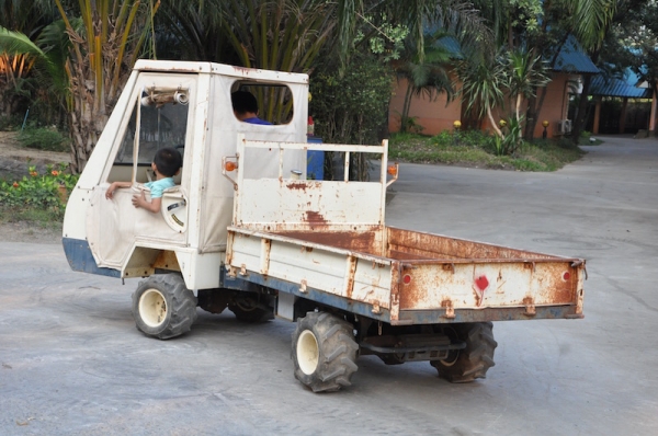 ขายรถkubota(ขับ4ล้อ)(ดั้มได้) บรรทุกสินค้าการเกษตร&amp;ก่อสร้าง สภาพสวยเดิมจากญี่ปุ่นยังไม่เคยใช้งานในไทย 55,000บาท!!