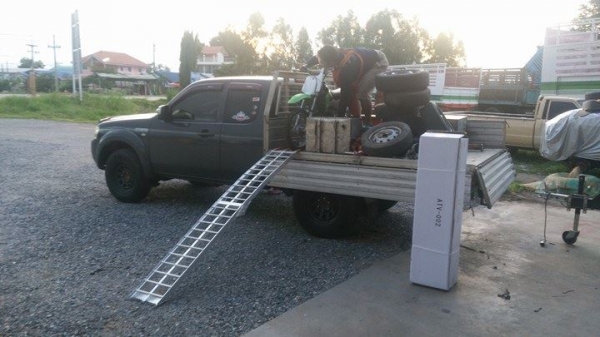 บันไดอลูมิเนียม ขึ้นรถมอไซค์