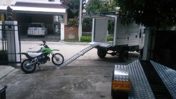 บันไดอลูมิเนียม ขึ้นรถมอไซค์
