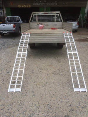 บันไดอลูมิเนียม ขึ้นรถมอไซค์