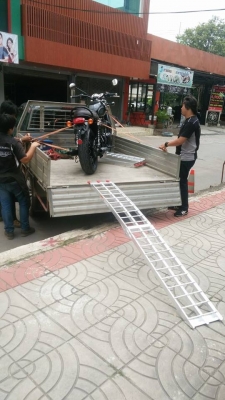 บันไดอลูมิเนียม ขึ้นรถมอไซค์