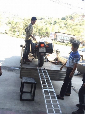 บันไดอลูมิเนียม ขึ้นรถมอไซค์