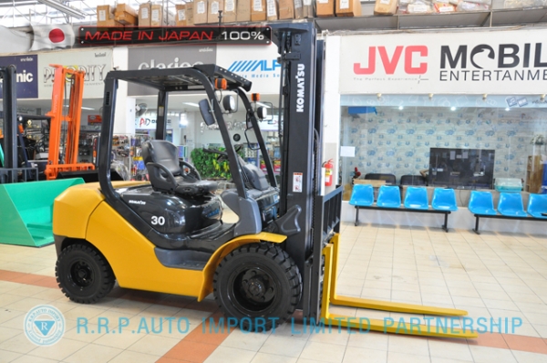 ขายรถโฟล์คลิฟท์มือสอง KOMATSU รุ่น  FD30T-17-324414 นำเข้าไม่เคยใช้งานในไทย