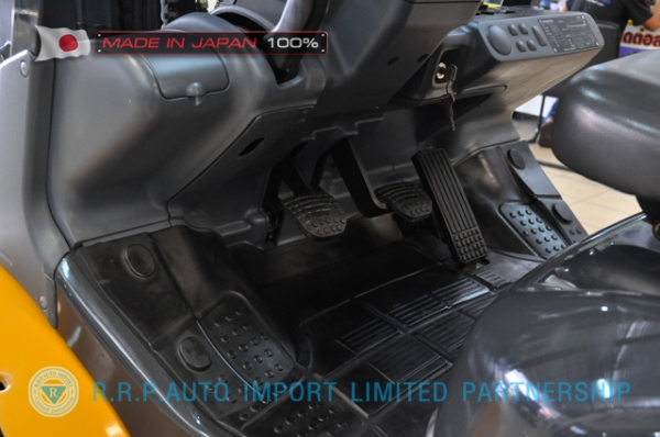 ขายรถโฟล์คลิฟท์มือสอง KOMATSU รุ่น  FD30T-17-324414 นำเข้าไม่เคยใช้งานในไทย