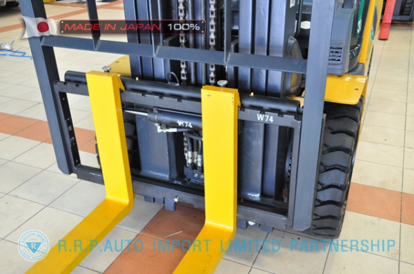 ขายรถโฟล์คลิฟท์มือสอง KOMATSU รุ่น  FD30T-17-324414 นำเข้าไม่เคยใช้งานในไทย