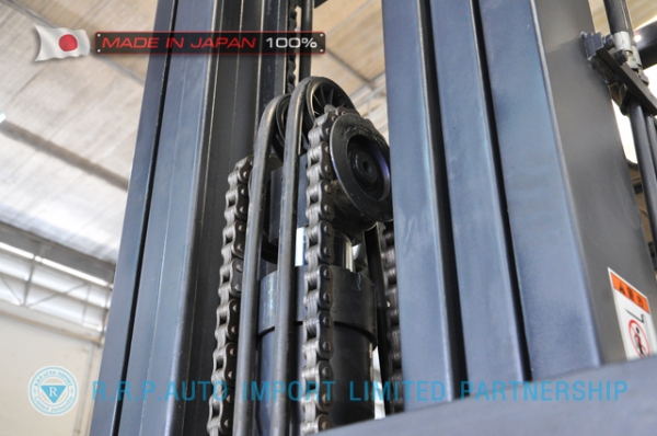 ขายรถโฟล์คลิฟท์มือสอง KOMATSU รุ่น  FD30T-17-324414 นำเข้าไม่เคยใช้งานในไทย