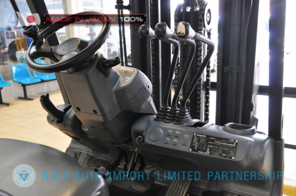 ขายรถโฟล์คลิฟท์มือสอง KOMATSU รุ่น  FD30T-17-324414 นำเข้าไม่เคยใช้งานในไทย