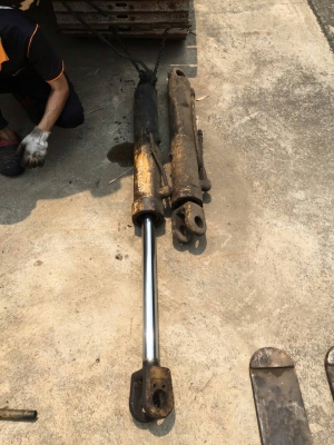 ขายกระบอกรถตัก เก่าญี่ปุ่น