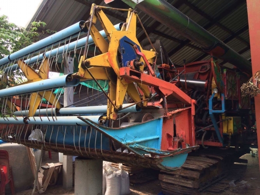 ขายครับ รถเกี่ยว พ.เจริญ ราคา 365,000 เครื่อง Isuzu 6HE-1 /195 hp. Turbo ขายครับ รถเกี่ยว พ.เจริญ ราคา 365,000 เครื่อง Isuzu 6HE-1 /195 hp. Turbo