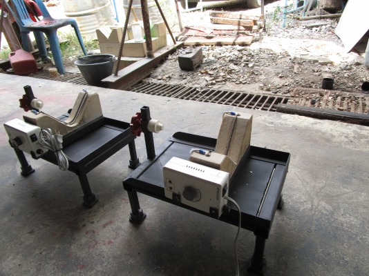 เครื่องตัดขวดรุ่น U285-1000 และรุ่น V2-1000 เครื่องตัดขวดรุ่น U285-1000 และรุ่น V2-1000