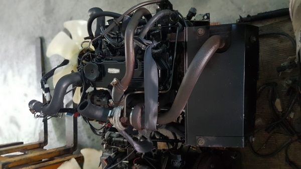 เครื่องยนต์ดีเซล mitsubishi turbo 3สูบ 32แรงม้า นำเข้าจากญี่ปุ่นสภาพสวย สตาร์ทติดง่าย ประหยัดน้ำมัน ทนทาน ท่อไอเสียเดิมๆๆครบหมด