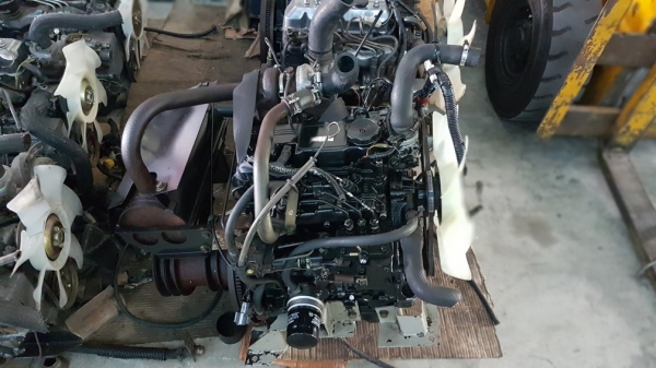 เครื่องยนต์ดีเซล mitsubishi turbo 3สูบ 32แรงม้า นำเข้าจากญี่ปุ่นสภาพสวย สตาร์ทติดง่าย ประหยัดน้ำมัน ทนทาน ท่อไอเสียเดิมๆๆครบหมด