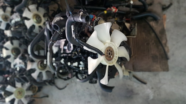 เครื่องยนต์ดีเซล mitsubishi turbo 3สูบ 32แรงม้า นำเข้าจากญี่ปุ่นสภาพสวย สตาร์ทติดง่าย ประหยัดน้ำมัน ทนทาน ท่อไอเสียเดิมๆๆครบหมด