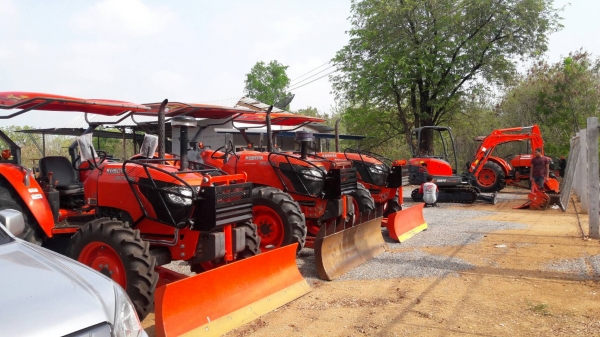 ขายคูโบต้ารุ่นM6040 M7040 M8540 M9540 ราคาเริ่มต้น460,000-690,000.คับ