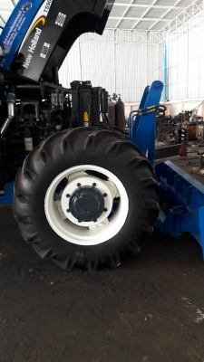 รถไถนิวฮอลแลนด์ติดแอร์ TS90 เกียร์ไฟฟ้า ราคาพิเศษ 770,000บาท รถไถนิวฮอลแลนด์ติดแอร์ TS90 เกียร์ไฟฟ้า ราคาพิเศษ 770,000บาท