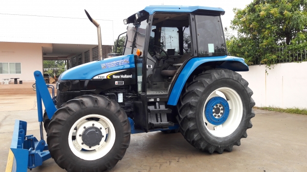 รถไถนิวฮอลแลนด์ติดแอร์ TS90 เกียร์ไฟฟ้า ราคาพิเศษ 770,000บาท รถไถนิวฮอลแลนด์ติดแอร์ TS90 เกียร์ไฟฟ้า ราคาพิเศษ 770,000บาท