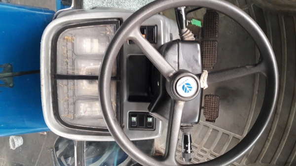 รถไถนิวฮอลแลนด์ติดแอร์ TS90 เกียร์ไฟฟ้า ราคาพิเศษ 770,000บาท รถไถนิวฮอลแลนด์ติดแอร์ TS90 เกียร์ไฟฟ้า ราคาพิเศษ 770,000บาท