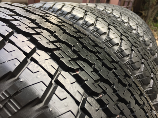 ยาง Bridgestone 255 65 17 ปี16 ดอกเต็ม เนื้อนิ่มๆ ใช้ยาว ราคาไม่แพง ยาง Bridgestone 255 65 17 ปี16 ดอกเต็ม เนื้อนิ่มๆ ใช้ยาว ราคาไม่แพง