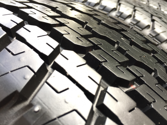 ยาง Bridgestone 255 65 17 ปี16 ดอกเต็ม เนื้อนิ่มๆ ใช้ยาว ราคาไม่แพง ยาง Bridgestone 255 65 17 ปี16 ดอกเต็ม เนื้อนิ่มๆ ใช้ยาว ราคาไม่แพง