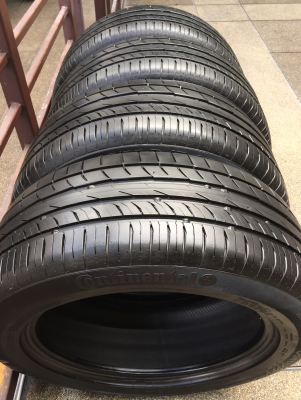 ยาง Continental 225 55 17 ปี15 ดอกเต็ม ไม่มีปะ เนื้อนิ่มๆ  ใช้ยาว ราคาไม่แพง