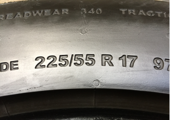 ยาง Continental 225 55 17 ปี15 ดอกเต็ม ไม่มีปะ เนื้อนิ่มๆ  ใช้ยาว ราคาไม่แพง