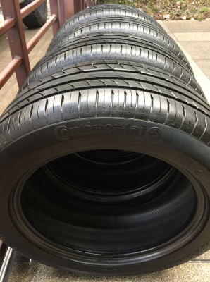 ยาง Continental 225 55 17 ปี15 ดอกเต็ม ไม่มีปะ เนื้อนิ่มๆ  ใช้ยาว ราคาไม่แพง