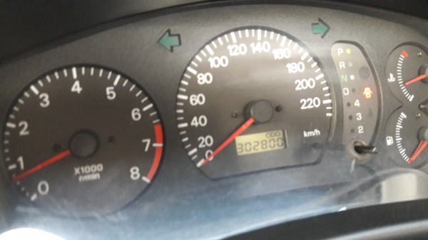 รถเก๋ง MITSUBISHI  LANCER ท้ายBENZ ปี 1999 เครื่อง 1600 cc. ตัวTOP เบาะหนัง เกียร์ออโต้ ราคา 75,000 บ.รถอยู่ดอนเมือง