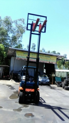 Toyota7fd25ขนาด2.5ตัน เสาสูง4เมตร เกียร์ออร์โต้ เครื่องยนต์ดีเซล2Z