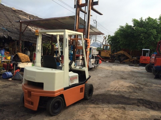 นิสสัน 2 ตันเครื่องเบนซิน เก่าญี่ปุ่นเกี่ยร์ออโต้ สภาพดีพร้อมใช้