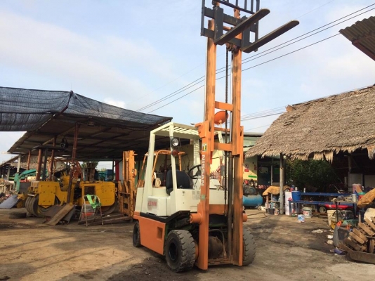 นิสสัน 2 ตันเครื่องเบนซิน เก่าญี่ปุ่นเกี่ยร์ออโต้ สภาพดีพร้อมใช้