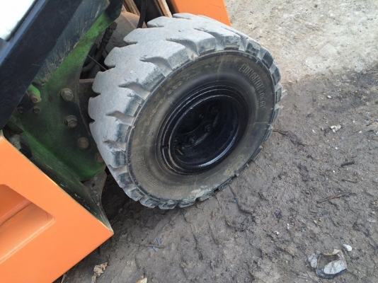 นิสสัน 2 ตันเครื่องเบนซิน เก่าญี่ปุ่นเกี่ยร์ออโต้ สภาพดีพร้อมใช้