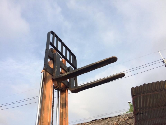 นิสสัน 2 ตันเครื่องเบนซิน เก่าญี่ปุ่นเกี่ยร์ออโต้ สภาพดีพร้อมใช้