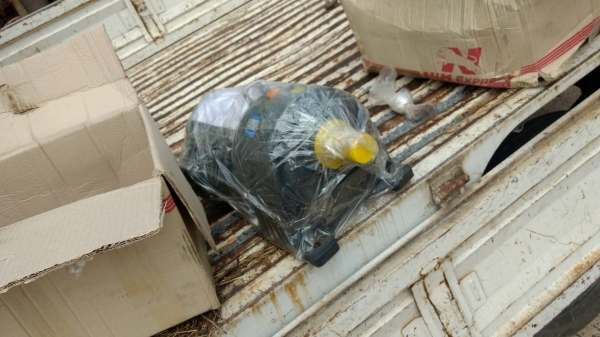 เกียร์ทด 1:20  3แรง 380v ไฟ3สาย/ ลูกละ 8000 บาท