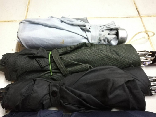 5 อัน 300 บ. ส่งฟรี083-2000058 LINE ID: line832923 ร่มพับพกพาง่าย ใช้กางแดดกันฝน ให้ 5 อันตามภาพ 5 อัน 300 บ. ส่งฟรี083-2000058 LINE ID: line832923 ร่มพับพกพาง่าย ใช้กางแดดกันฝน ให้ 5 อันตามภาพ