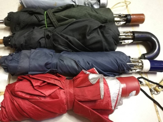 5 อัน 300 บ. ส่งฟรี083-2000058 LINE ID: line832923 ร่มพับพกพาง่าย ใช้กางแดดกันฝน ให้ 5 อันตามภาพ 5 อัน 300 บ. ส่งฟรี083-2000058 LINE ID: line832923 ร่มพับพกพาง่าย ใช้กางแดดกันฝน ให้ 5 อันตามภาพ