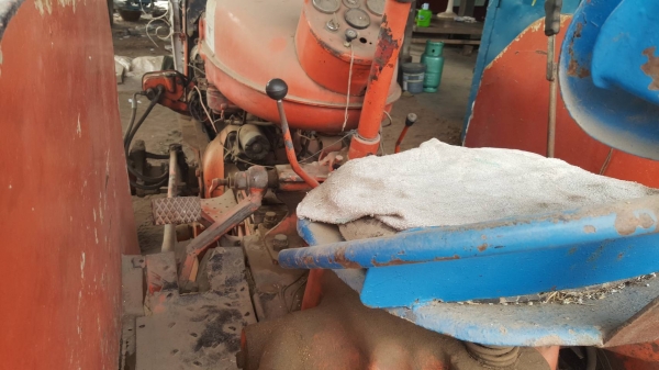 ขาย รถไถ INTER Model B450 เครื่องดี เกียร์ดี ปั้มดี ไม่มีอุปกรณ์ เอาไว้ติดคีบ หรือไถนาก็ได้ครับ เอกสารใบซื้อขาย ราคาคุยกันได้