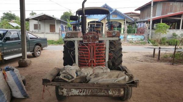 ขาย รถไถ INTER Model B450 เครื่องดี เกียร์ดี ปั้มดี ไม่มีอุปกรณ์ เอาไว้ติดคีบ หรือไถนาก็ได้ครับ เอกสารใบซื้อขาย ราคาคุยกันได้