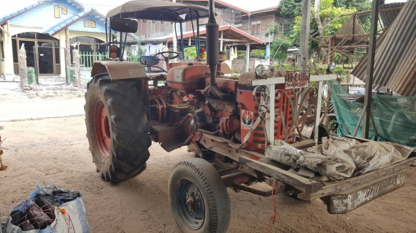 ขาย รถไถ INTER Model B450 เครื่องดี เกียร์ดี ปั้มดี ไม่มีอุปกรณ์ เอาไว้ติดคีบ หรือไถนาก็ได้ครับ เอกสารใบซื้อขาย ราคาคุยกันได้