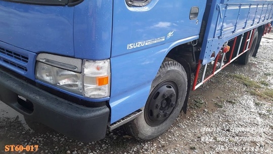 ขายด่วน รถบรรทุก 6 ล้อ ISUZU NPR 130 แรง ช่วงยาว 5 เมตร รถห้างท้ สภาพสวยพร้อมใช้ ราคาสุดคุ้ม