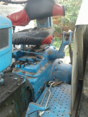 รถไถฟอร์ด   5000   T3 อุปกร ผานดันหน้า+ ผาน 7+ผานบุกเบิก   รถใช้งานอยุ่คับ  คดูรถทีอ.หนองหาร จ.อุดร  ราคา  225000  บาท   วันทูคอล 098 668-3479 dtac 094 283-9369 สิทธิ์ คับ