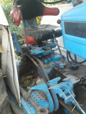 รถไถฟอร์ด   5000   T3 อุปกร ผานดันหน้า+ ผาน 7+ผานบุกเบิก   รถใช้งานอยุ่คับ  คดูรถทีอ.หนองหาร จ.อุดร  ราคา  225000  บาท   วันทูคอล 098 668-3479 dtac 094 283-9369 สิทธิ์ คับ