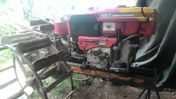 รถไถเดินตาม  ET 95 พร้อมใช้ มีอุปกรครบหมด  พร้อมลุยงาน รา คา  27000   วันทูคอล 098 668-3479 dtac 094 283-9369 สิทธิ์ คับ