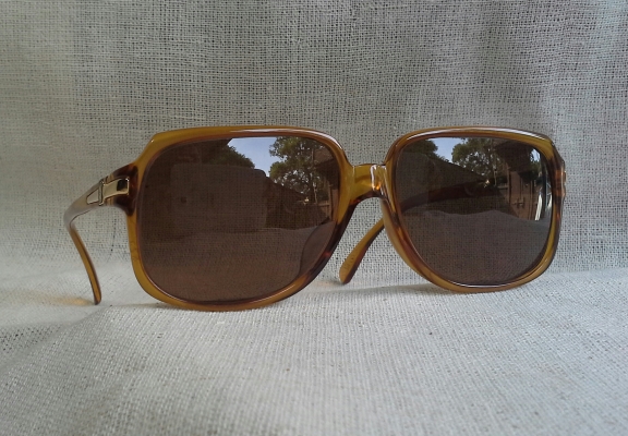แว่นตาอ็อพทิล/โคตรบุรุษ &#039;กระต่ายหนุ่มที่ดวงจันทร์หมายปอง&#039; Vintage Optyl PLAYBOY handmade in Austria