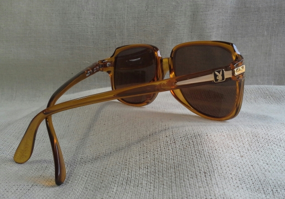 แว่นตาอ็อพทิล/โคตรบุรุษ 'กระต่ายหนุ่มที่ดวงจันทร์หมายปอง' Vintage Optyl PLAYBOY handmade in Austria แว่นตาอ็อพทิล/โคตรบุรุษ 'กระต่ายหนุ่มที่ดวงจันทร์หมายปอง' Vintage Optyl PLAYBOY handmade in Austria