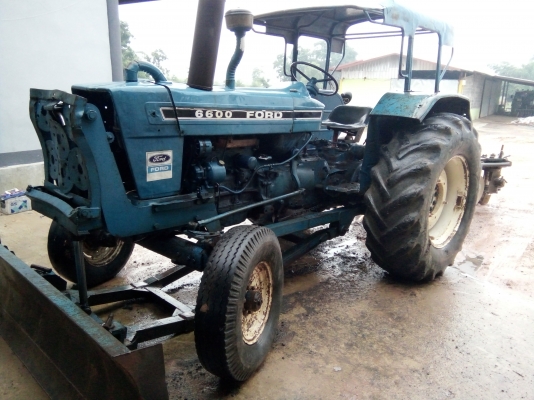 ขายรถไถฟอร์ด 6600 ที 3 เล่มทะเบียนพร้อม ราคาต่อรองได้