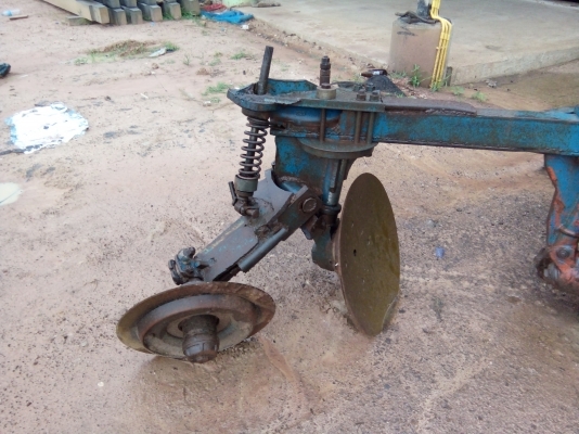 ขายรถไถฟอร์ด 6600 ที 3 เล่มทะเบียนพร้อม ราคาต่อรองได้