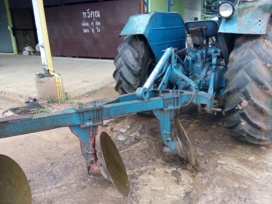 ขายรถไถฟอร์ด 6600 ที 3 เล่มทะเบียนพร้อม ราคาต่อรองได้