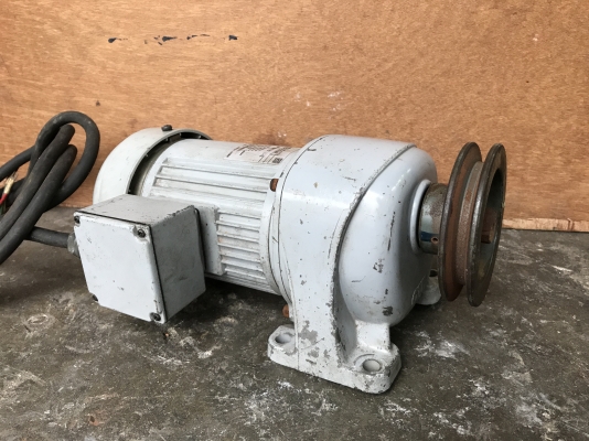 ขายมอเตอร์เกียร์ GTR 1/4HP. 380V อัตราทด 1:40 มีระบบเบรคในตัว made in Japan สภาพสวยเดิมๆ วิ่งนิ่ม พร้อมใช้งาน
