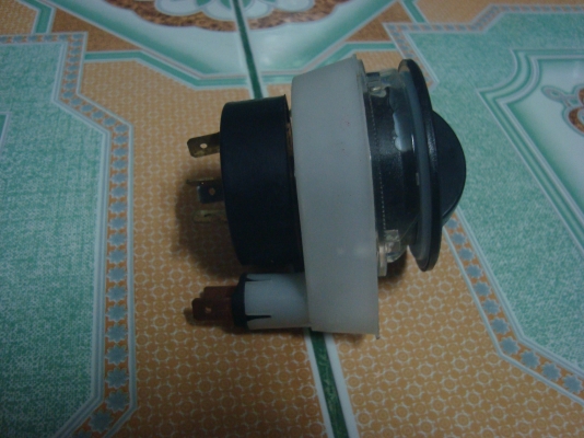 ขายชุดสวิทช์ปรับพัดลมแอร์ (ทั้งเบ้า) รถ MAN หัวลาก รุ่น L20, L75, L80, L82, L87