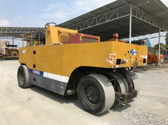 ขายรถบดล้อยาง10ตันKAWASAKIรุ่นKR20Wนำเข้าญี่ปุ่น ไม่เคยใช้งานในไทยมีเอกสารพร้อม เครื่องอีซูซุ6สูบสภาพดีพร้อมใช้งาน มีให้เลือกหลายคัน ขายถูกๆ